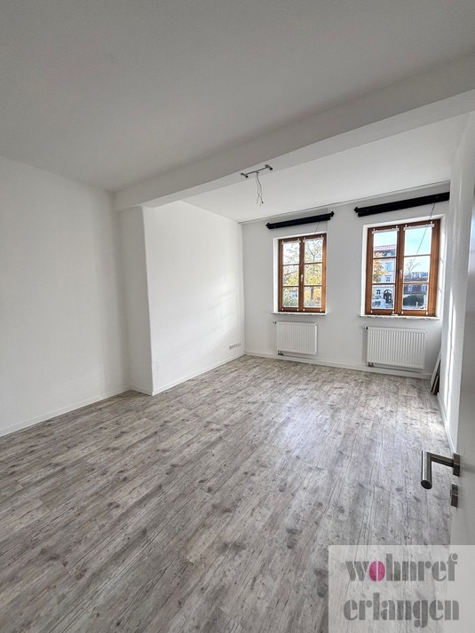 Exklusive 3,5-Zimmer-Wohnung mit Balkon, Stellplatz und EBK am Theaterplatz Erlangen - Foto 1