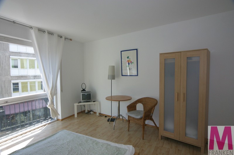 Helle möblierte 1-Zimmer-Wohnung im Zentrum - Photo 2