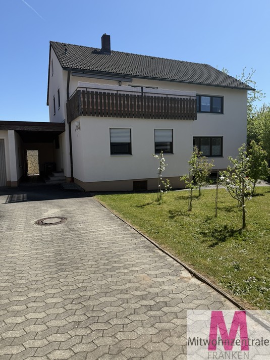 Helle neu renovierte 4- Zimmer Wohnung inkl neuer EBK mit Terrasse - Foto 1