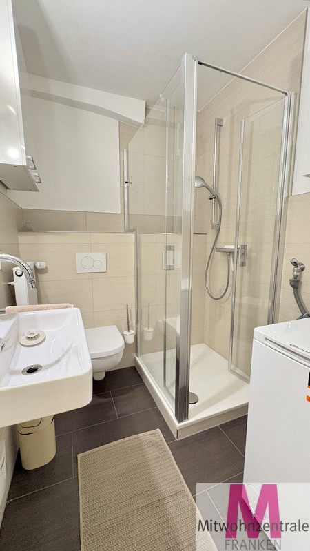 Stilvolle 2-Zimmer-Wohnung mit Balkon, moderner Einbauküche und neuem Bad in Nürnberg - Foto 5