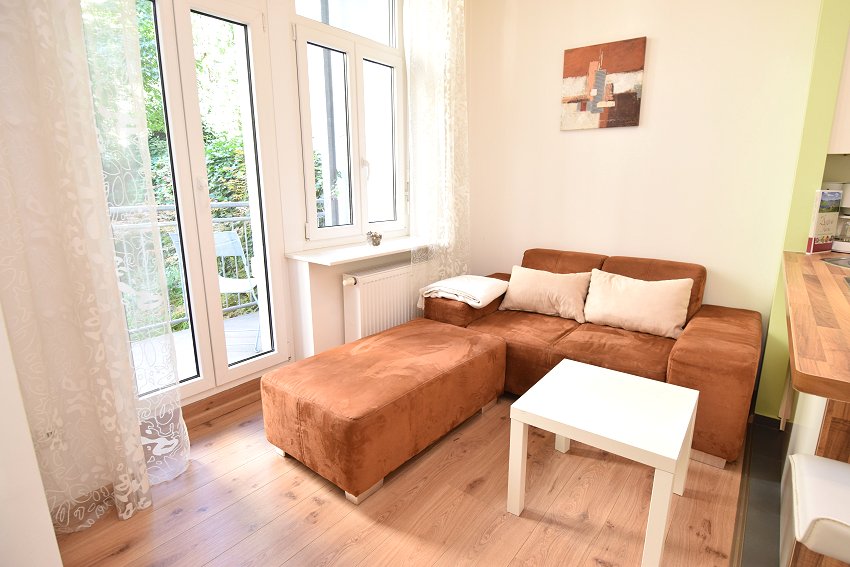 City-Residence: Singleapartment in schickem Altbau mit Balkon - Photo 1