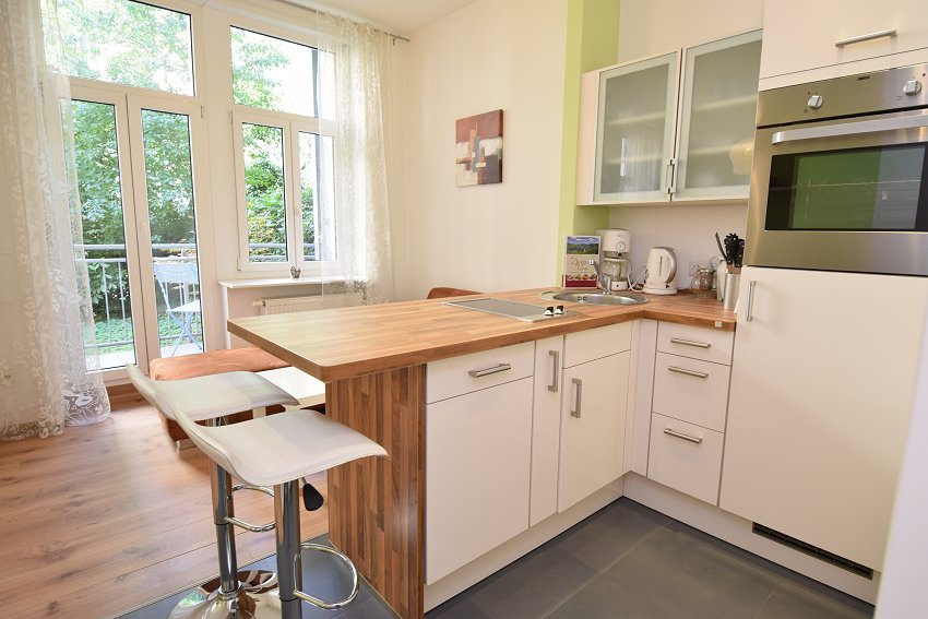 City-Residence: Singleapartment in schickem Altbau mit Balkon - Photo 4