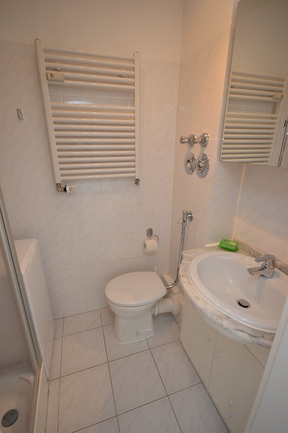 City-Residence: Möbliertes 1-Zimmer-Apartment mit Balkon - Foto 1