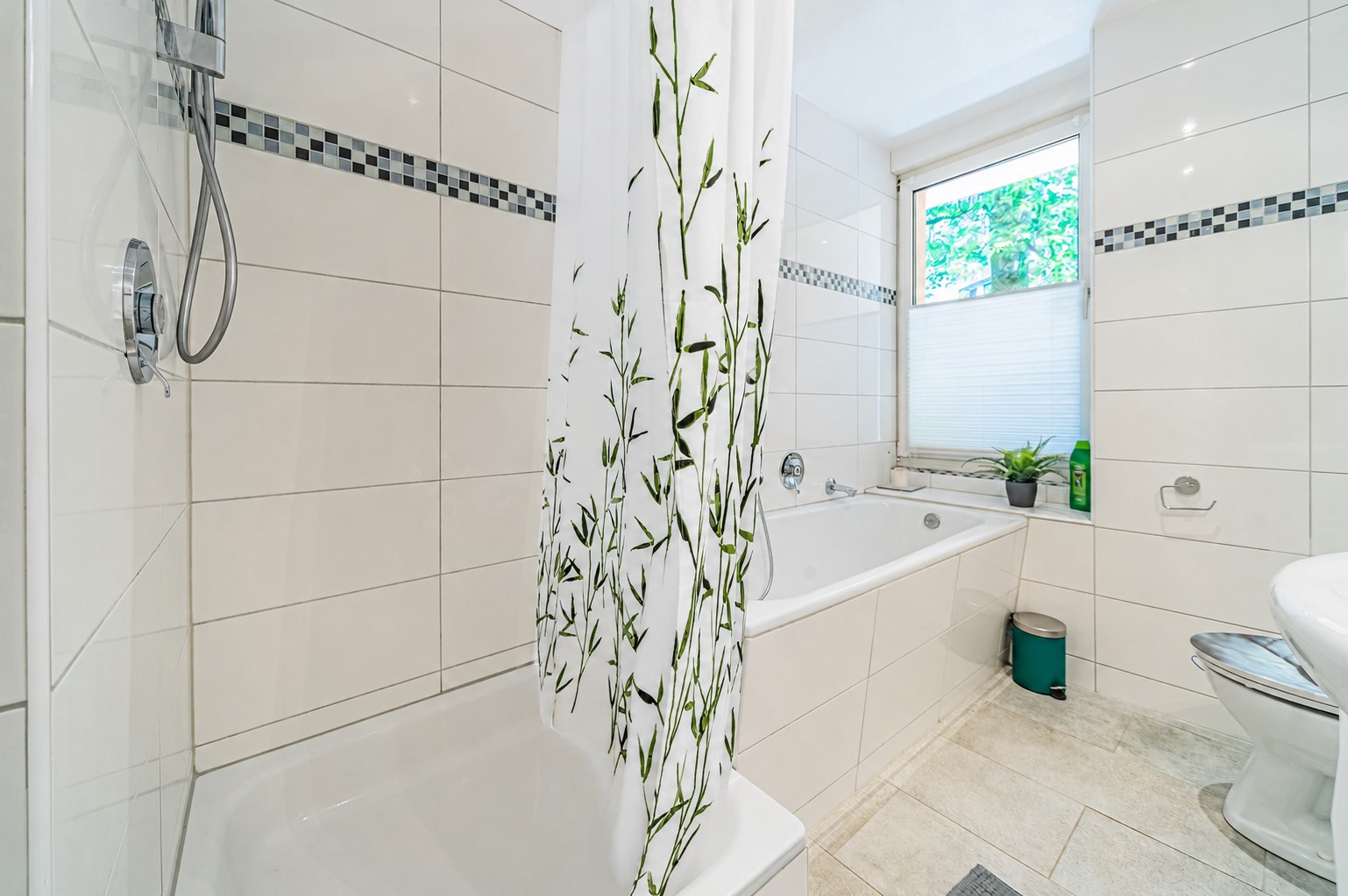 City-Residence: Großzügiges Apartment an der oberen Bergerstraße - Photo 1