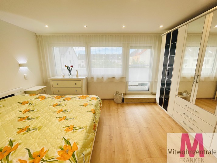 Exklusives, hochwertig möbliertes Reihenmittelhaus in bester Lage Nürnbergs mit großem Garten, Balkon und Terrasse - Photo 5
