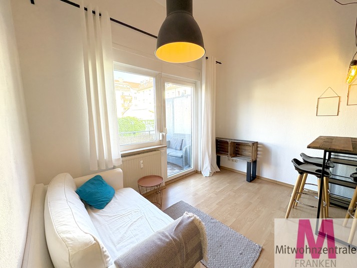 Helle Wohnung mit großem Balkon - Foto 1