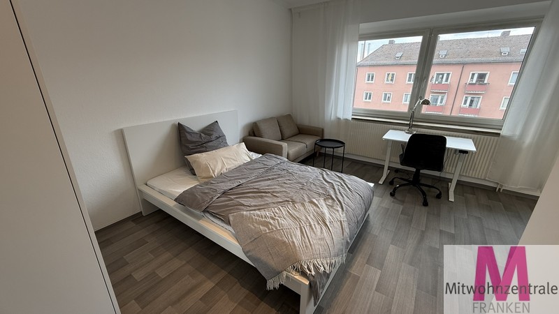 Frisch renoviertes und möbliertes WG Zimmer - Photo 4