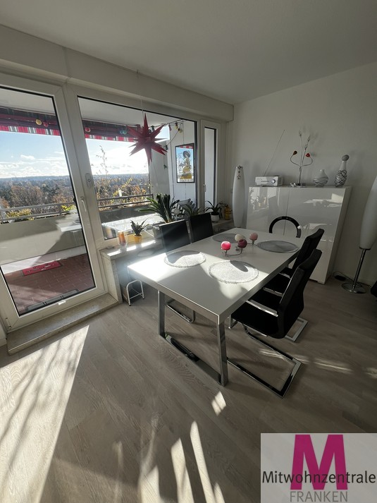 Exklusiv möblierte 2-Zimmerwohnung mit traumhaftem Fernblick in Nürnberg - Photo 2