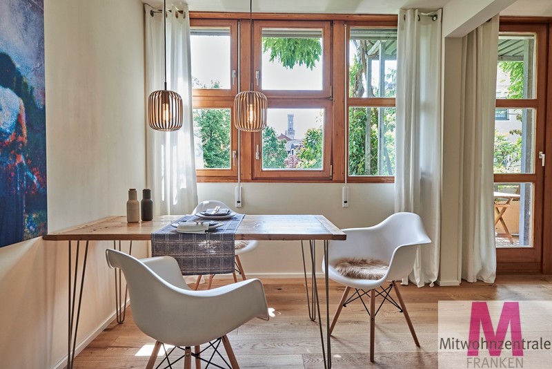 Exklusive 2-Zimmer-Wohnung auf 2 Ebenen mit Balkon in einem Zweifamilien-Stadthaus im Herzen von Fürth - Foto 4