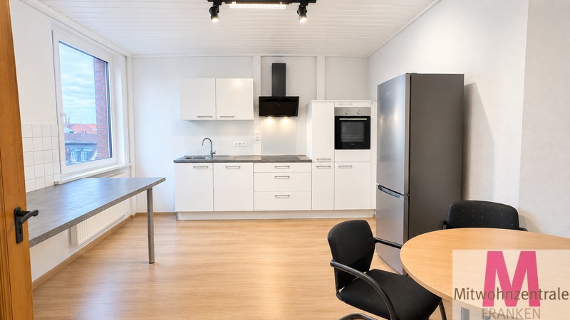 Lichtdurchflutetes WG-Zimmer in zentraler Lage - Foto 3
