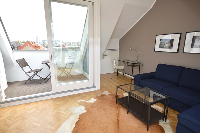 City-Residence: Tolle DG-Maisonette mit Süd-Balkon und Skylineblick - Foto 4