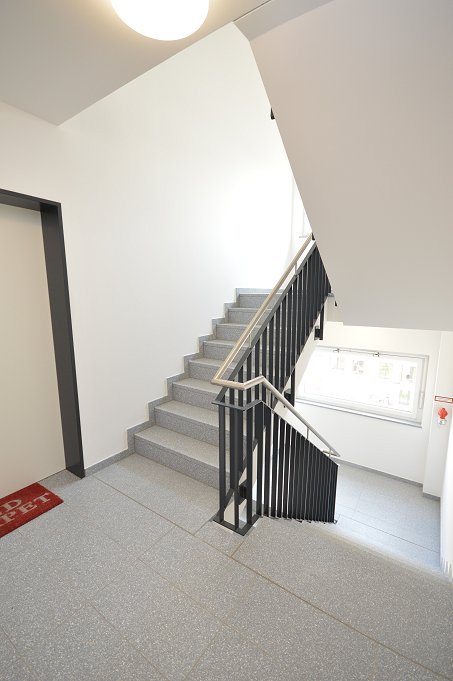 City-Residence: Helle moderne 2-Zimmer Wohnung mit TG-Stellplatz und Balkon - Photo 2
